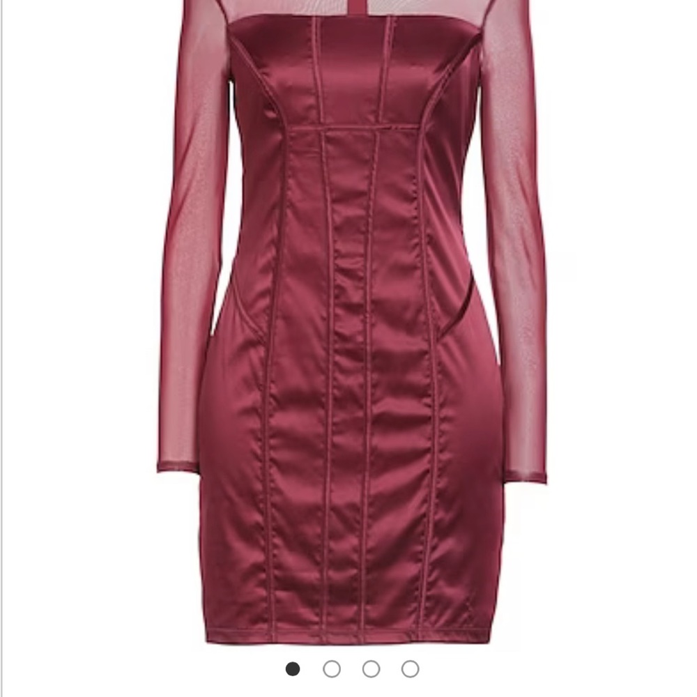 GUESS
Sheath dresses